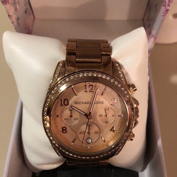 Michael Kors MK5263 Rose Gold Tone Wrist Watch for Women. GUC - Picture 16 of 16